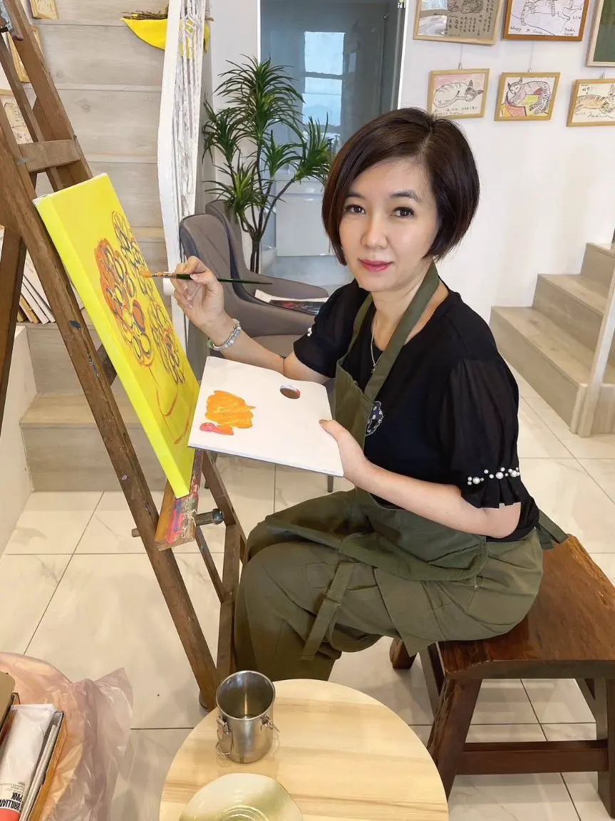 靈詩迴響：花小仙的心聲之歌